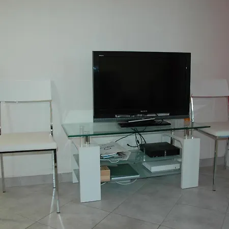Les Acanthes Apartment